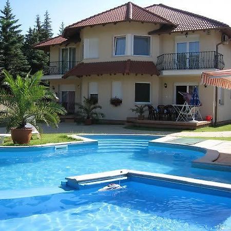 Happy Sun Medences Apartman Siófok Exterior foto